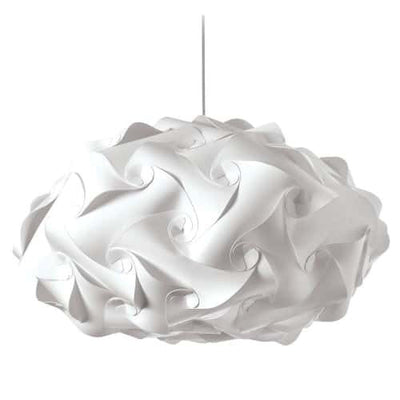 Dainolite Globus 3 Light Pendant Oval Polished Chrome Finish White Fabric Lamp|Luminaire suspendu Globus ovale de Dainolite en tissu blanc, avec fini chromé poli et 3 ampoules