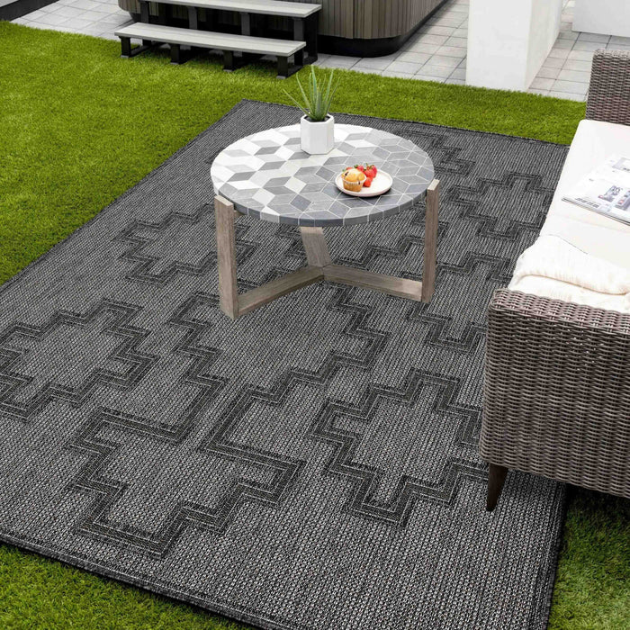 Esina Transitional 5'3\" x 7'0\" Area Rug in Grey Indoor Area Rug