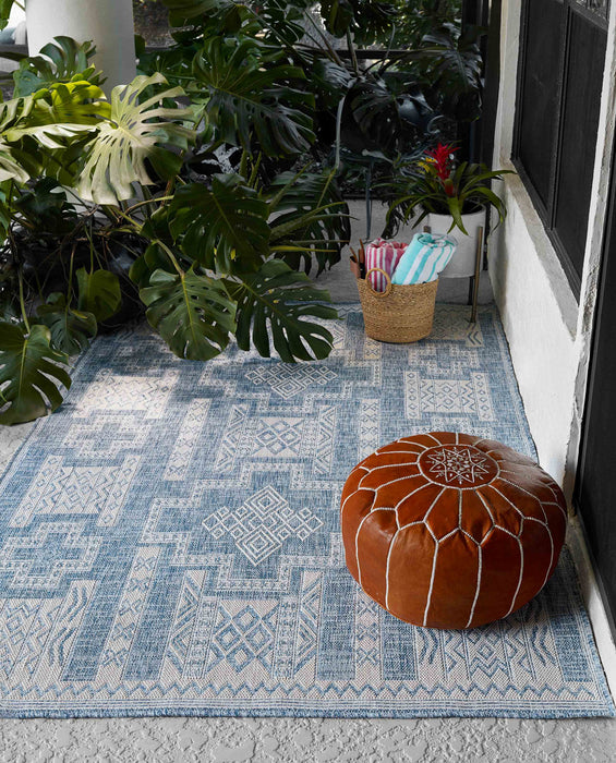 Nyra Transitional 8'0\" x 10'0\" Area Rug in Blue Indoor Area Rug