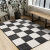 Covington Black White Checkered Pattern Rug, 5'3" x 7'7" Indoor Area Rug | Tapis Covington a Carreaux Noir et Blanc, 5'3" x 7'7"