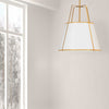 Dainolite Trapezoid 3 Light Pendant Trapezoid Gold/White Shade White Fabric Diffuser Lamp|Luminaire suspendu Trapezoid de Dainolite avec abat-jour trapézoïde doré et blanc qui diffuse la lumière, tissu blanc et 3 ampoules