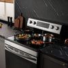 Midea 6.3 Cu. Ft. Freestanding Electric Range with Air Fry – Stainless Steel - MER30A15ASTC | Cuisinière électrique amovible Midea de 6,3 pi3 avec friture à air - acier inoxydable - MER30A15ASTC