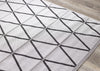 Jackson Diamond Indoor/Outdoor Area Rug - 5'3" x 7'7"|Carpette Jackson à motif de diamants pour l’intérieur et l'extérieur - 5 pi 3 po x 7 pi 7 po