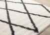 Fairmont White Grey Trellis Rug, 5'3" x 7'7" Indoor Area Rug | Tapis Fairmont treillis blanc gris, 5'3" x 7'7"