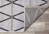 Jackson Diamond Indoor/Outdoor Area Rug - 5'3" x 7'7"|Carpette Jackson à motif de diamants pour l’intérieur et l'extérieur - 5 pi 3 po x 7 pi 7 po
