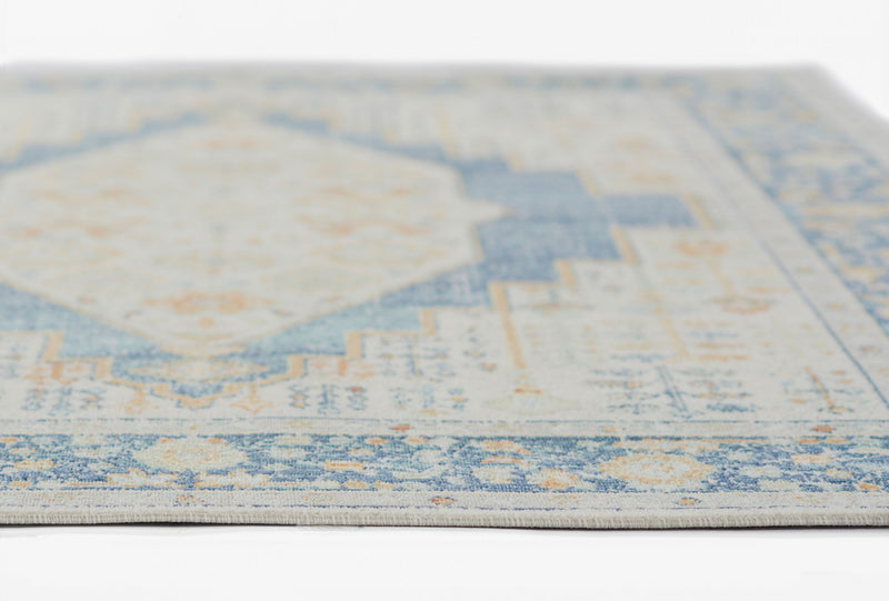 Kinsley Traditional 5'3\" x 7'3\" Area Rug in Blue Indoor Area Rug
