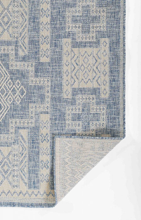 Nyra Transitional 6'6\" x 9'0\" Area Rug in Blue Indoor Area Rug