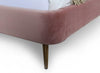 Heather Mid-Century Modern Velvet Upholstered Full Bed in Blush and Gold | Lit double Heather style milieu du siecle moderne, rembourre en velours rose poudre et or