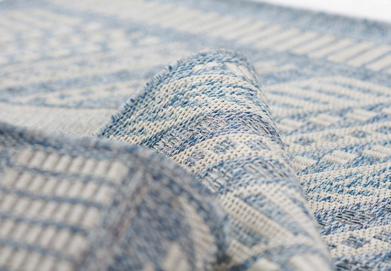 Livia Transitional 5'3\" x 7'0\" Area Rug in Blue Indoor Area Rug