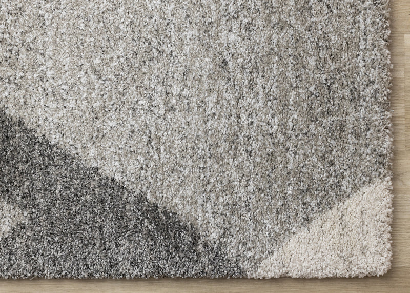 Maverick White Beige Grey Modern Plush Area Rug - 5'3\" x 7'7\"