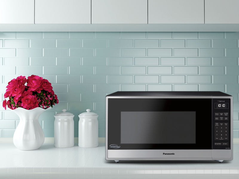 Panasonic Evolved Genius® Microwave with Cyclonic Inverter Technology – Stainless Steel - NNST765SC