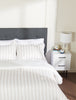 Ambrose 3-Piece King Comforter Set - Oatmeal | Ensemble d’édredon Ambrose 3 pièces pour très grand lit - avoine