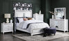 Ava Bedroom Chest of Drawers with LED Light, 5-Drawer, 40.5"W x 54.1"H, Glam - White | Commode verticale somptueuse Ava de 40,5 po (L) x 54,1 po (H) à 5 tiroirs avec éclairage à DEL pour la chambre à coucher - blanche