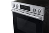 Samsung Bespoke 6.3 Cu. Ft. Slide-In Electric Range with No-Preheat Air Fry Max - NSE70H63SR | Cuisinière électrique encastrée Bespoke de Samsung de 6,3 pi3 avec friture à air sans préchauffage Air Fry Max - NSE70H63SR