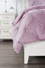 Penelope 2-Piece Twin Comforter Set - Pink | Ensemble d'édredon Penelope 2 pièces rose pour lit simple