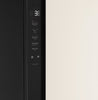 LG Styler Steam Closet with TrueSteam® Technology and Dynamic MovingHanger™ - SC5MAR4G | Système d’entretien de vêtements à la vapeur StylerMD de LG avec technologie TrueSteamMD et cintre mobile Dynamique MovingHangerMC - SC5MAR4G