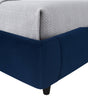 Mave Upholstered Platform Bed in Blue Velvet Fabric - King Size | Lit plateforme rembourré Mave en tissu de velours bleu - format très grand lit