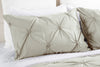 Gardenia Wynd 3-Piece King Comforter Set - Oatmeal | Ensemble d'édredon Gardenia Wynd 3 pièces écru pour très grand lit