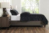 Tilda 3-Piece King Comforter Set - Charcoal | Ensemble d'édredon Tilda 3 pièces pour très grand lit - Gris foncé