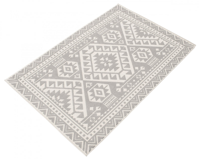 Gaia Light Grey 4'7\" x 6'7\" Area Rug