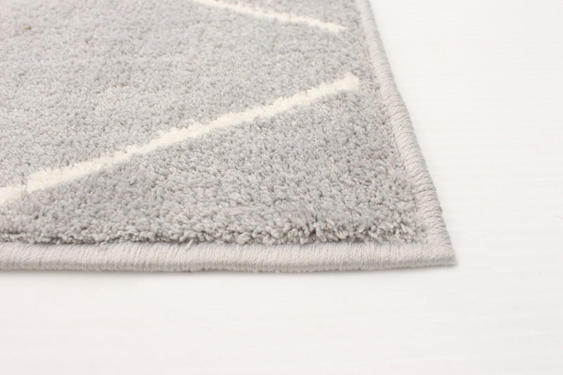 August Grey-White 5'3\" x 7'3\" Area Rug
