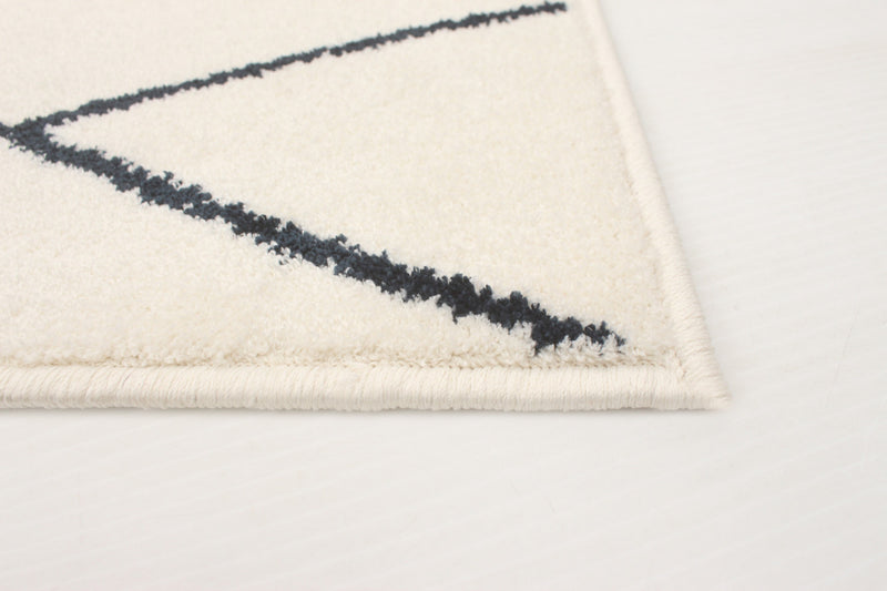 August White-Navy 5'3\" x 7'3\" Area Rug
