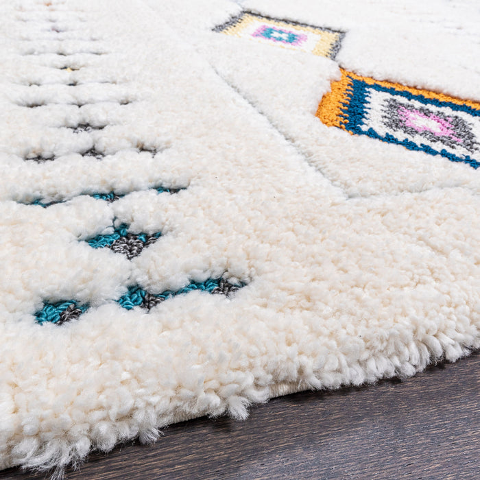 Lola Diamond Motif 8x11 Area Rug