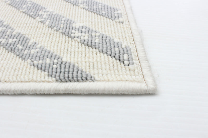 Dodie Light Grey 5'3\" x 7'7\" Area Rug