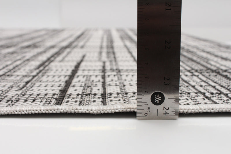 Panthea Grey Area Rug - 4'4\" X 6'5\" 