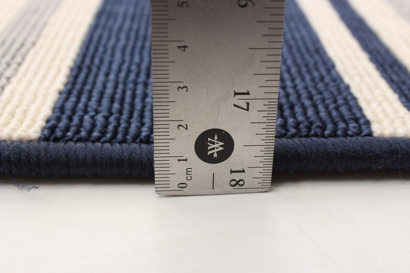 Talya Navy 4'7\" x 6'7\" Area Rug