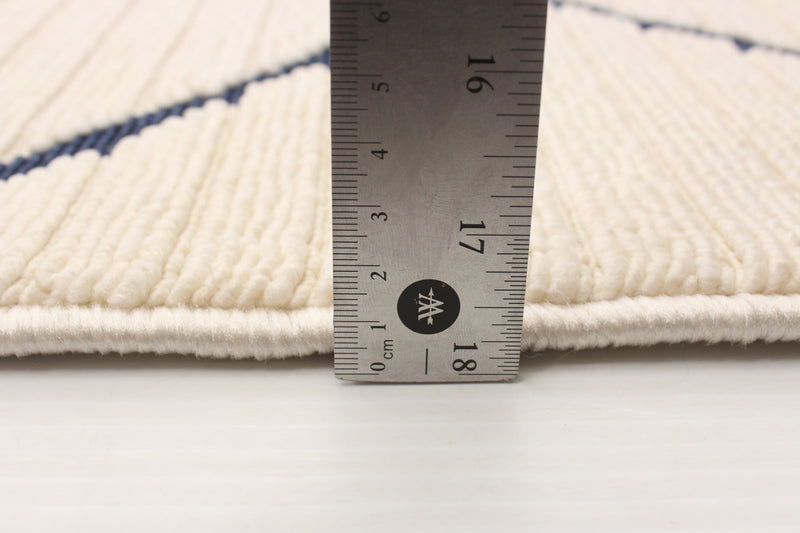Kimi Blue-Ivory 5'3\" x 7'7\" Area Rug