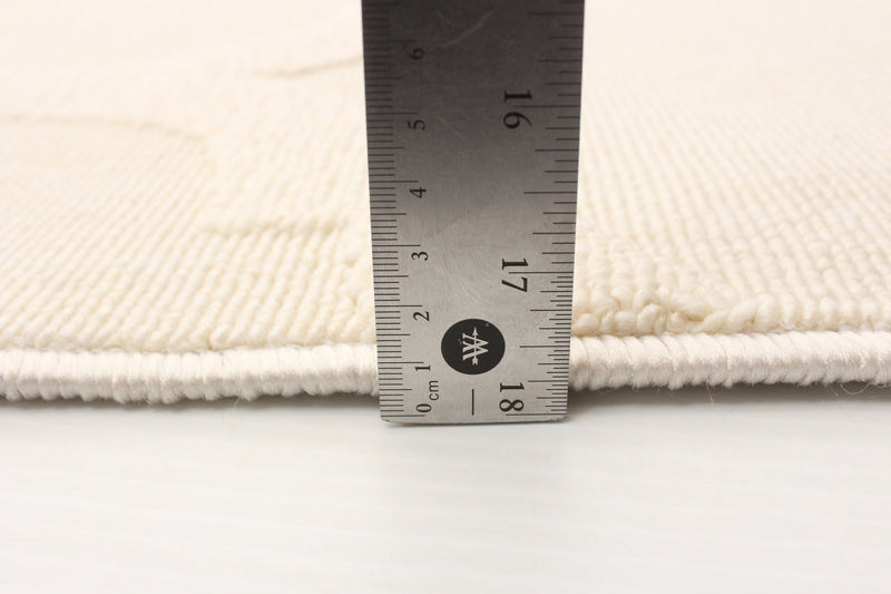 Sophie Ivory Area Rug - 3'11\" x 5'7\"