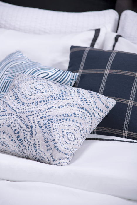 Distressed Medallion Accent Pillow – Off-White, Blue and White
