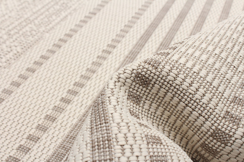 Wileen Ivory Area Rug - 4'4\" X 6'5\" 