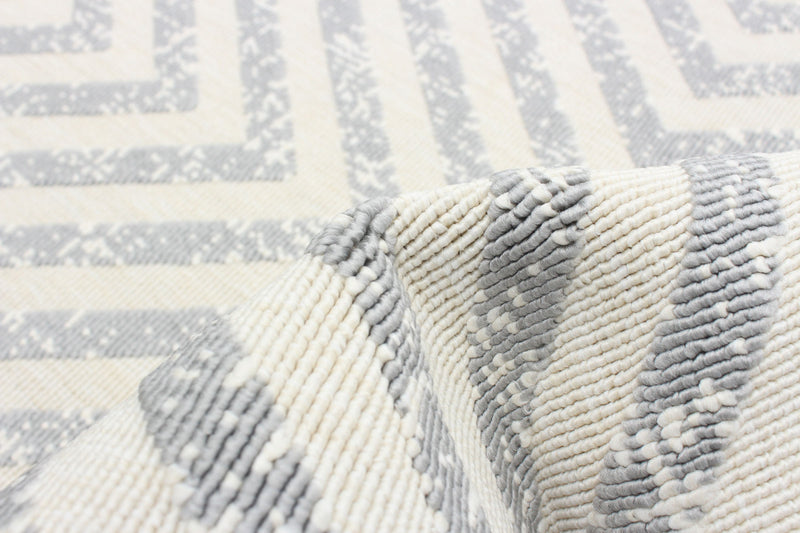 Dodie Light Grey 5'3\" x 7'7\" Area Rug
