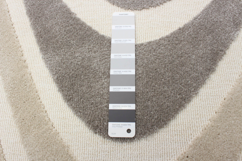 Nikkos Ivory 5'3\" x 7'7\" Area Rug
