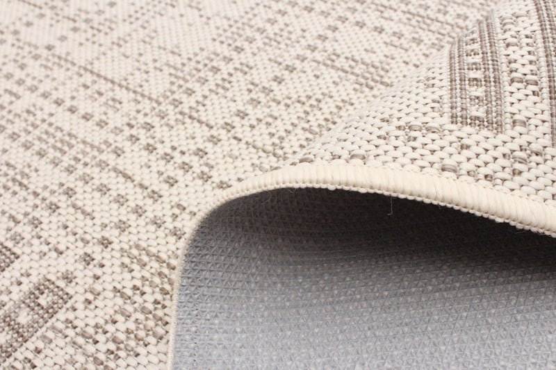 Joni Ivory Area Rug - 3'3\" X 4'7\" 
