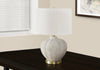 21" Cream and Gold Resin Table Lamp|Lampe de table de 21 po en résine crème et dorée