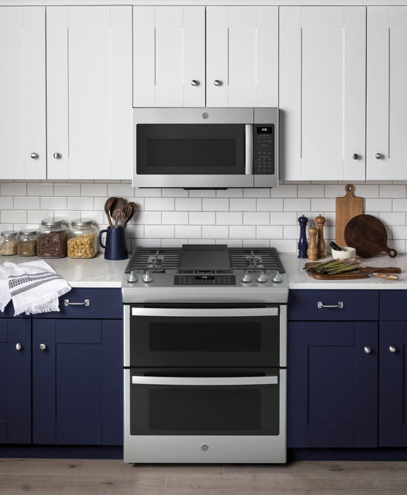 GE 6.7 Cu. Ft. Gas Range with Steam Clean and Edge To Edge Cooktop - Stainless Steel - JCGSS86SPSS
