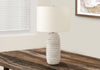 28" Cream Textured Resin Table Lamp|Lampe de table de 28 po en résine texturée crème